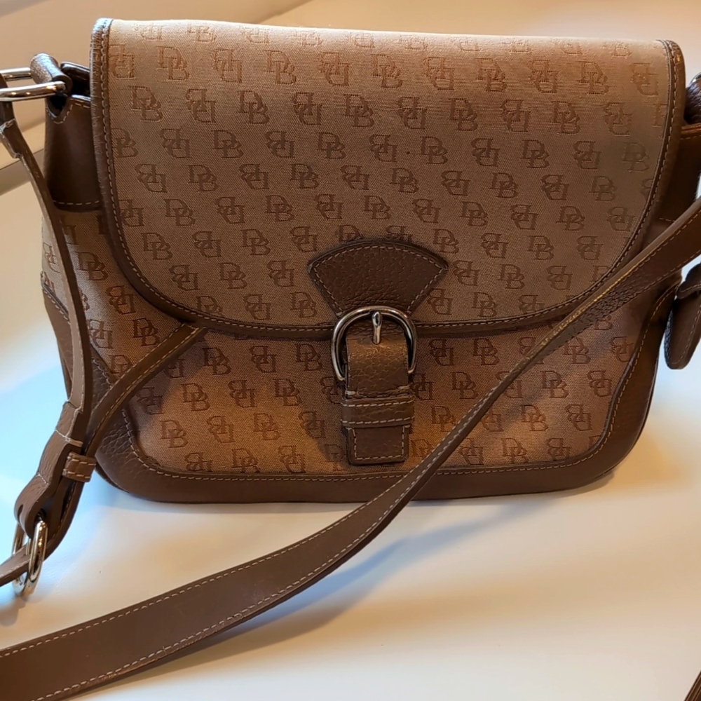 Dooney & Bourke Classic Shoulder Bag
